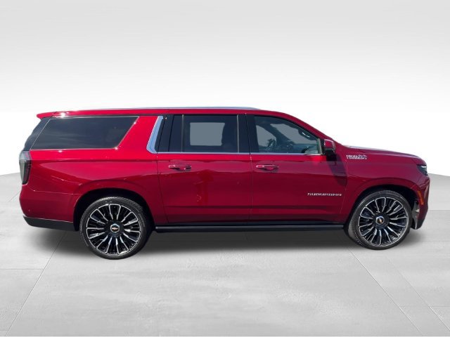 Certified 2025 Chevrolet Suburban High Country AWD/4WD image 7
