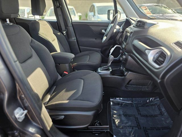 Used 2021 Jeep Renegade Sport image 10