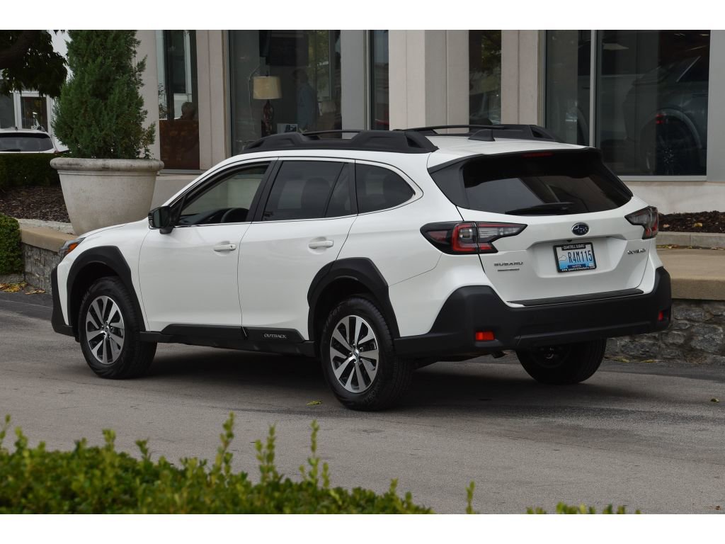 Certified 2025 Subaru Outback Premium image 6