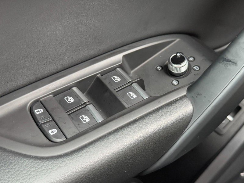 Used 2025 Audi Q5 2.0T Premium w/ Convenience Plus Package image 24