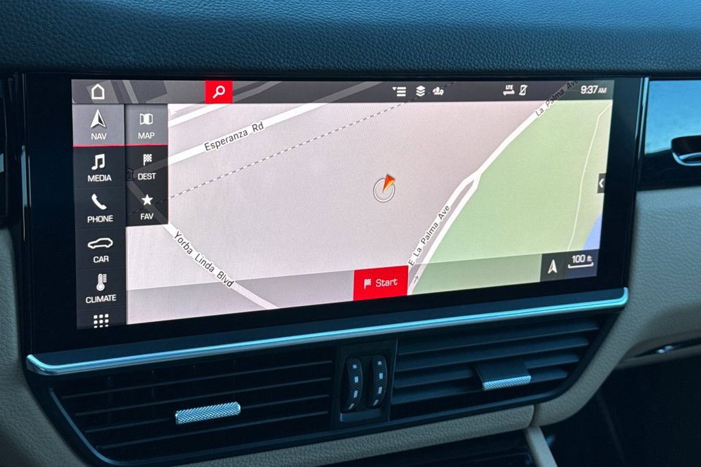 Used 2021 Porsche Cayenne Coupe image 24