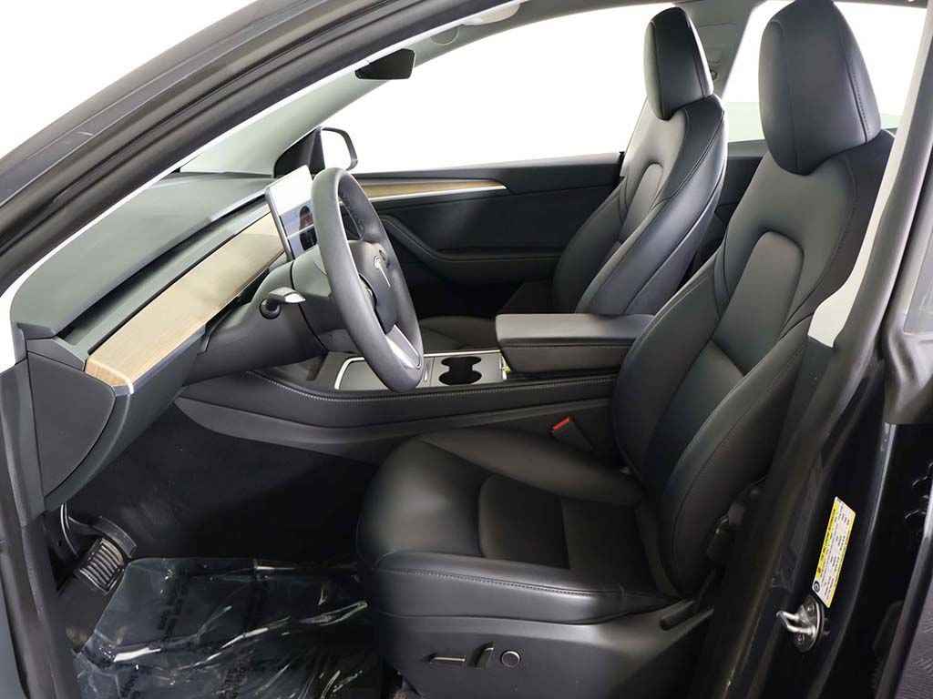 Used 2024 Tesla Model Y Long Range image 34