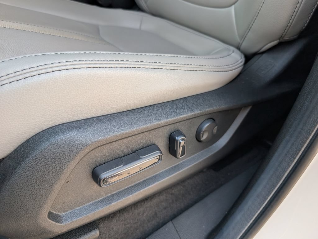 Used 2025 Honda Pilot Touring image 10