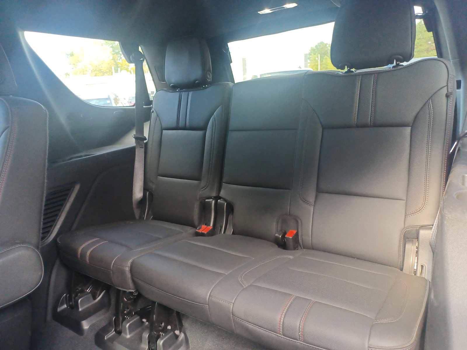 Used 2022 Chevrolet Tahoe RST w/ Luxury Package AWD/4WD image 29