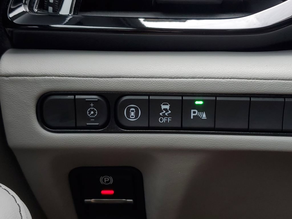 Certified 2023 Acura MDX FWD w/ Technology Package image 31