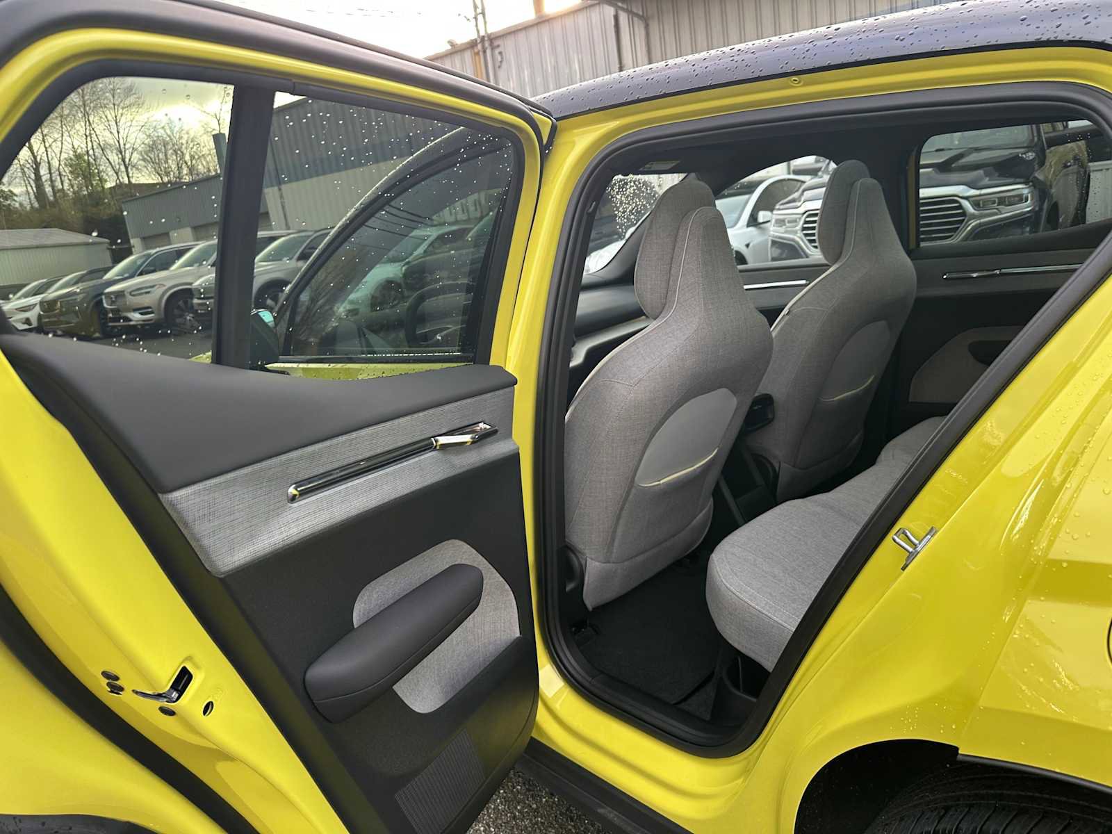 Used 2025 Volvo EX30 Ultra image 16