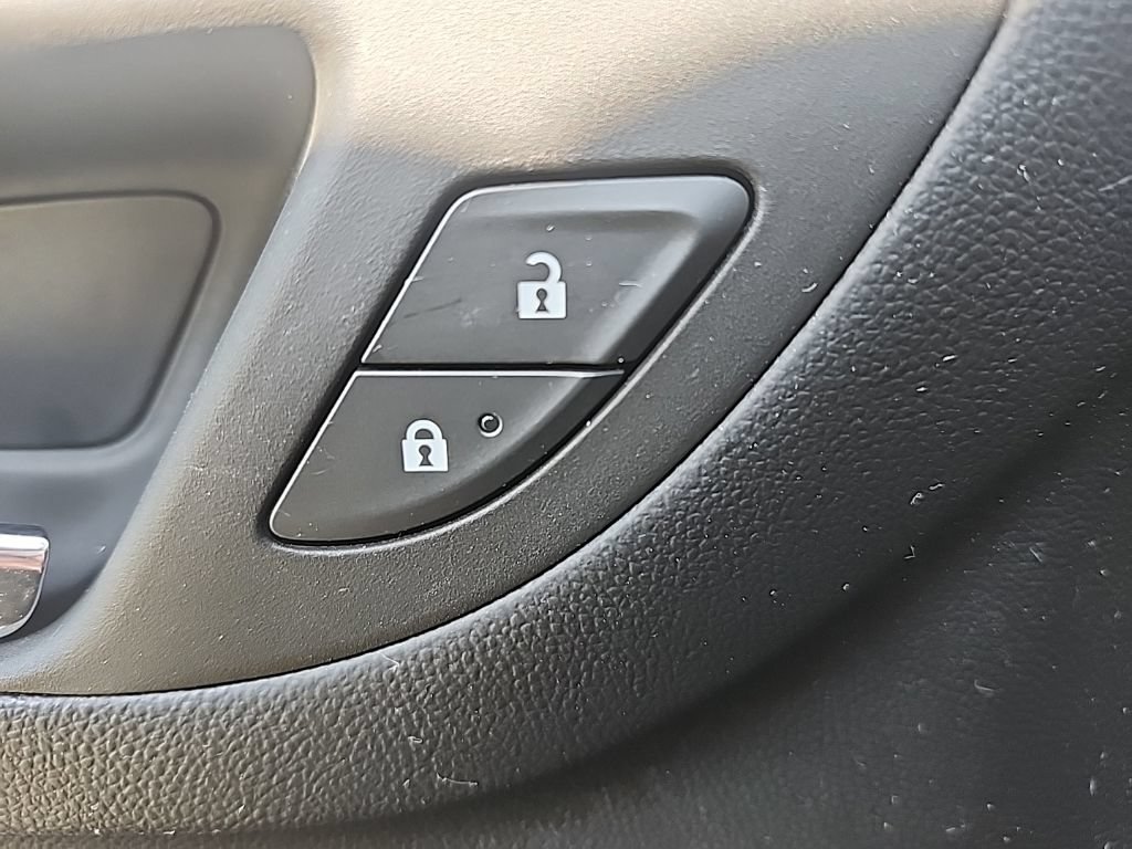 Used 2023 Chevrolet Equinox Premier AWD/4WD image 23
