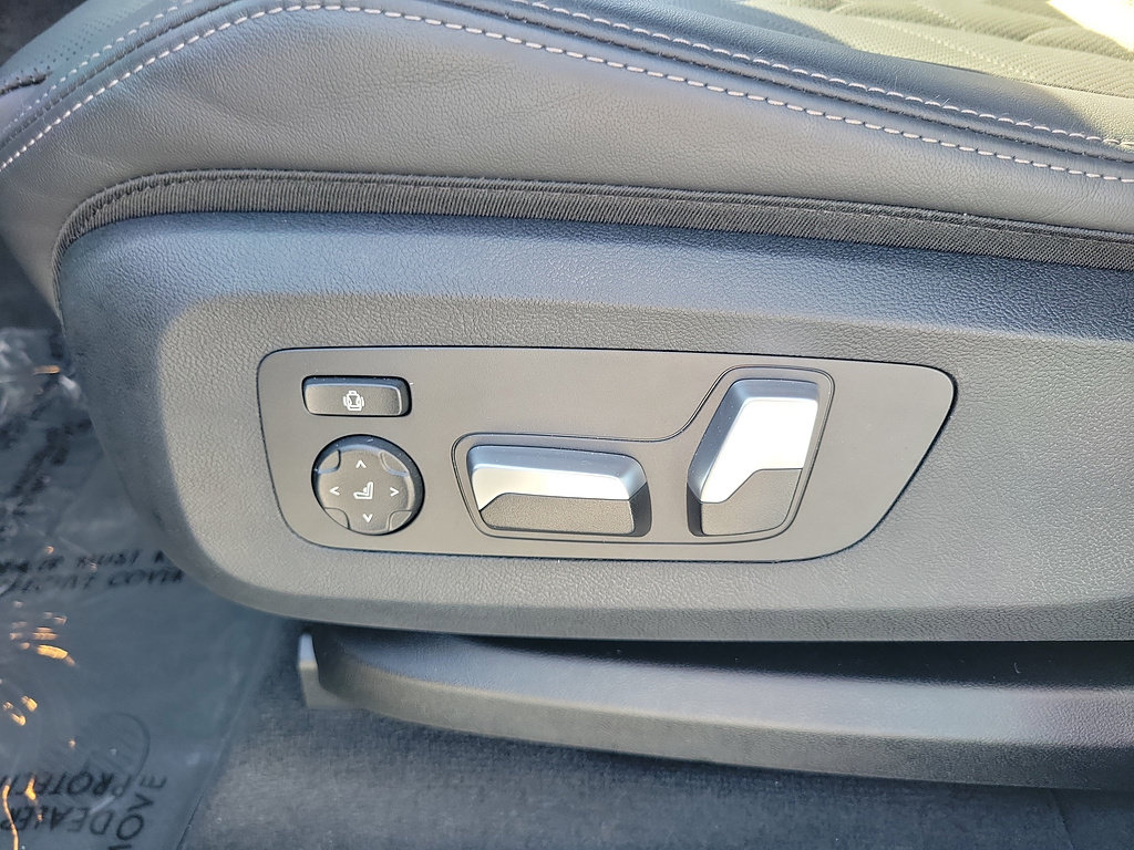 Used 2026 BMW X5 xDrive40i w/ Parking Assistance Package AWD/4WD image 19