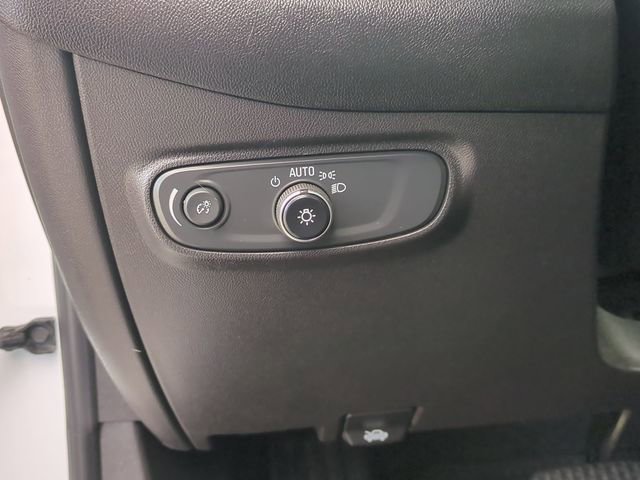 Used 2022 Chevrolet Equinox RS w/ RS Leather Package FWD image 25
