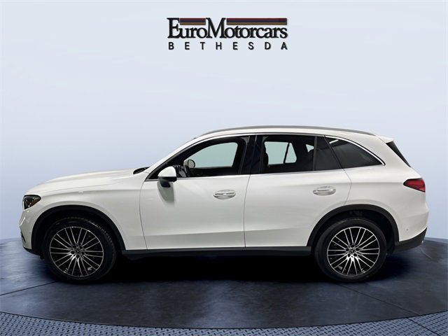 Used 2025 Mercedes-Benz GLC 300 4MATIC image 2