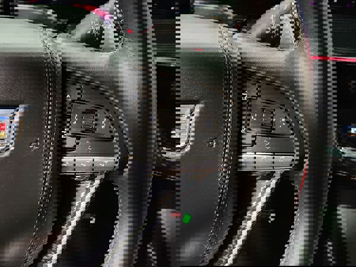 Used 2023 Cadillac Escalade ESV V image 53