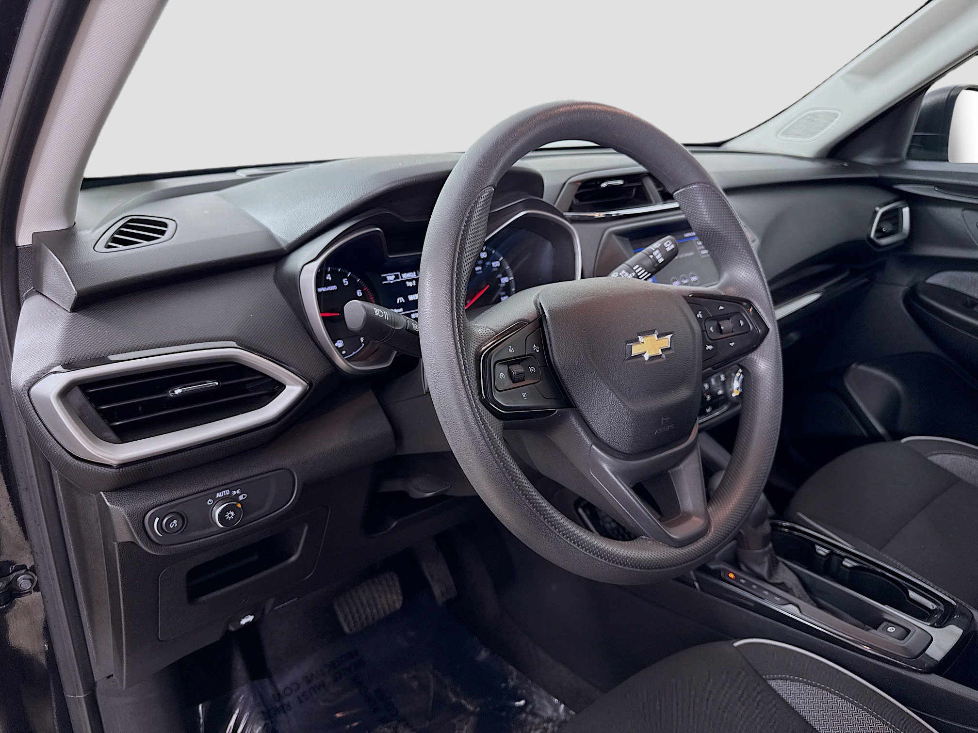 Used 2023 Chevrolet TrailBlazer LS FWD image 11