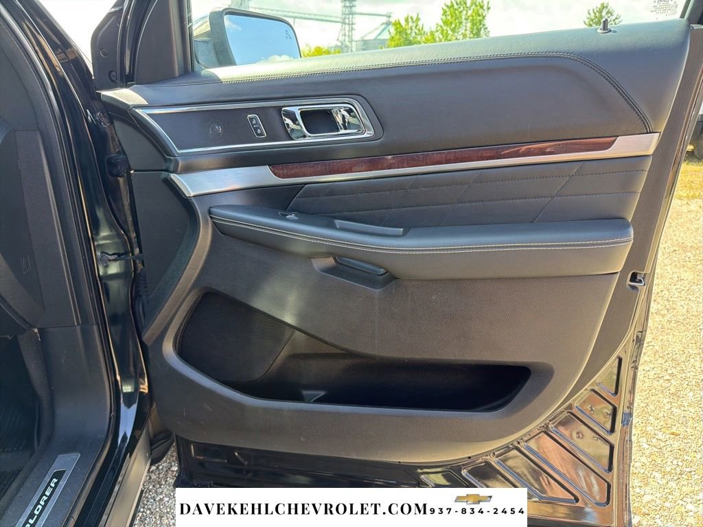 Used 2017 Ford Explorer Platinum AWD/4WD image 24