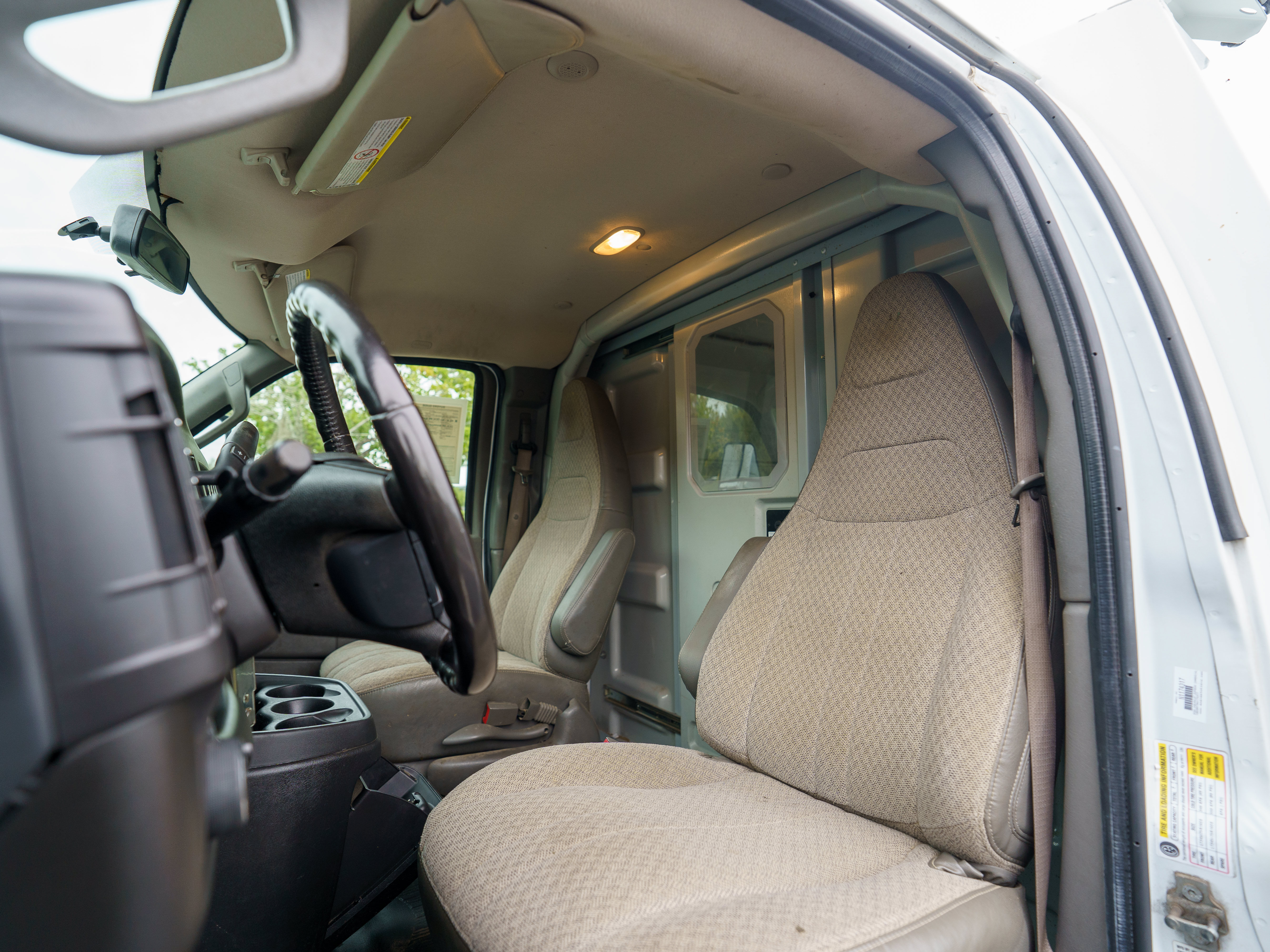 Used 2022 Chevrolet Express 3500 w/ Power Convenience Package RWD image 8