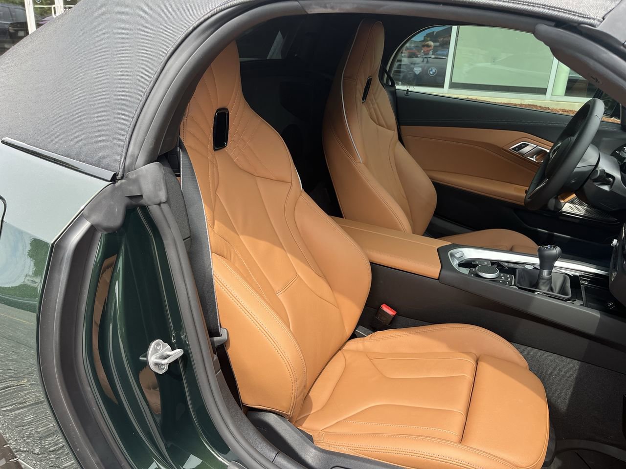 Certified 2025 BMW Z4 M40i w/ Edition RWD image 33