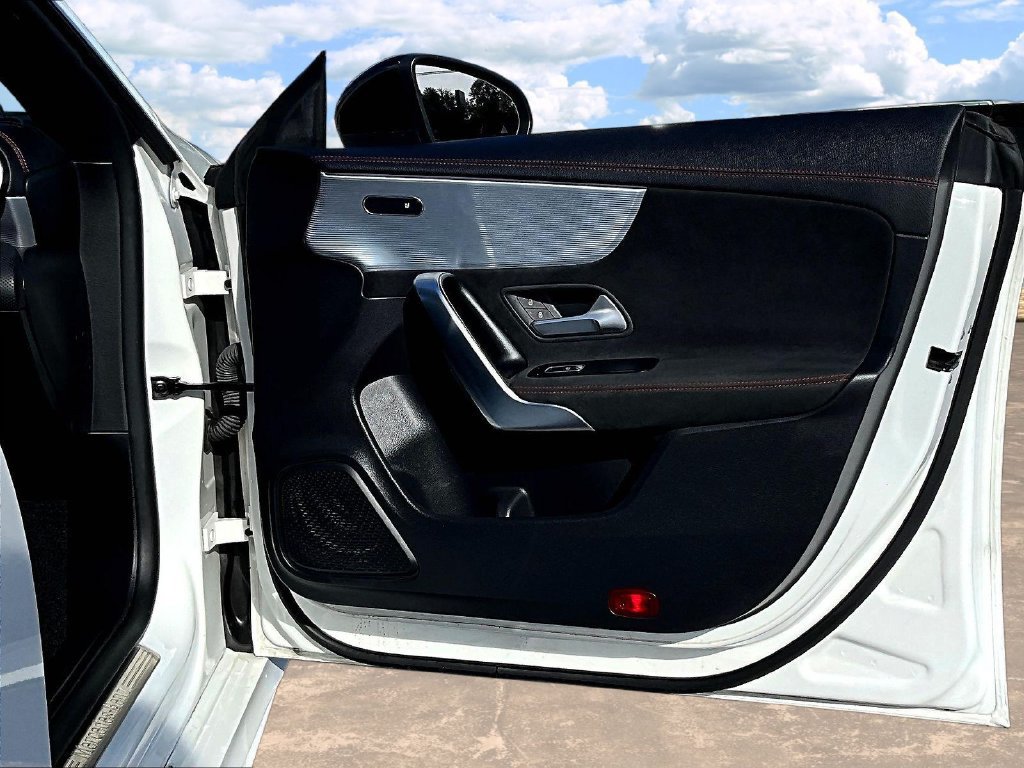 Used 2022 Mercedes-Benz CLA 250 image 28
