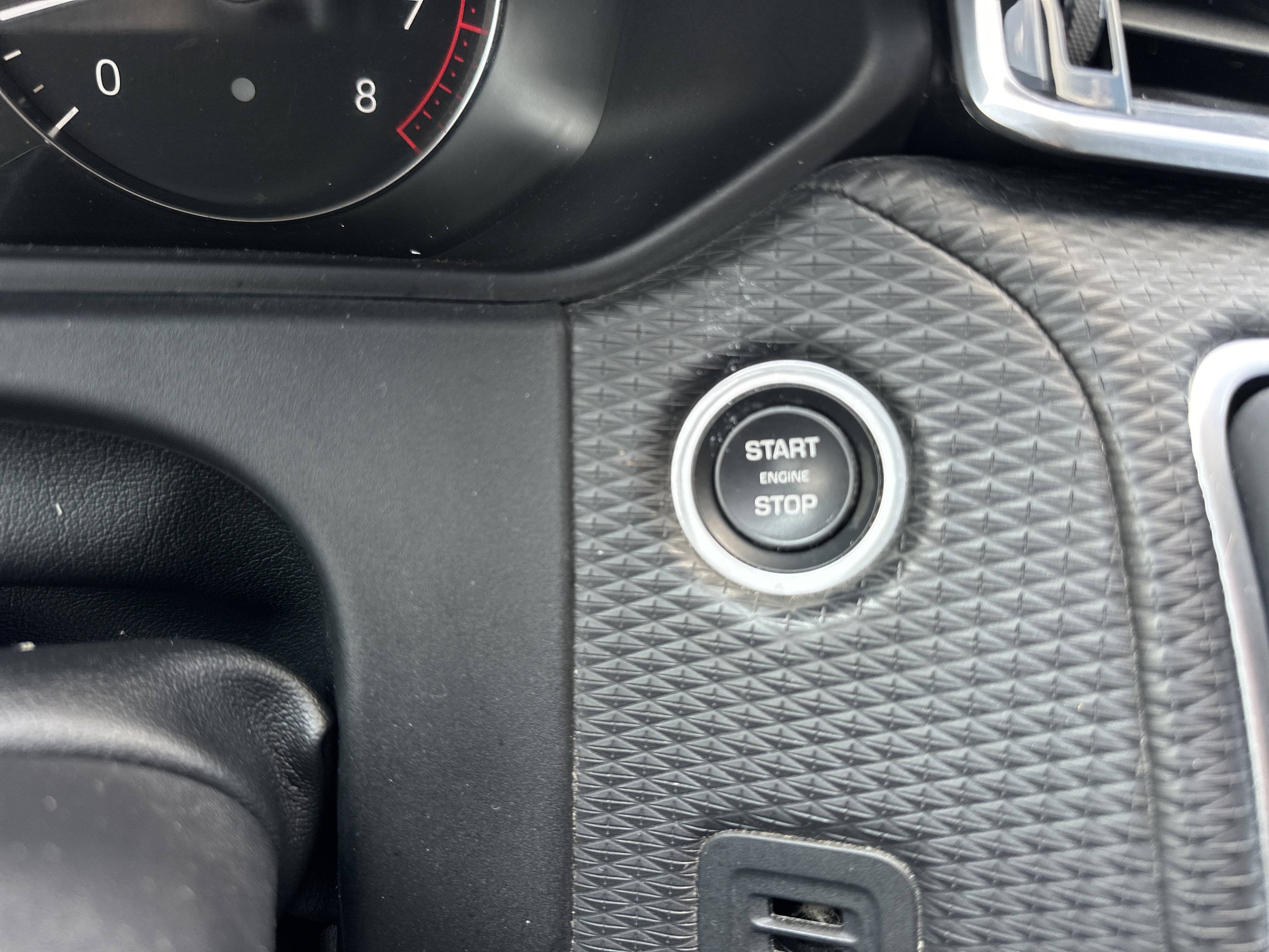 Used 2020 Land Rover Range Rover Velar S image 12