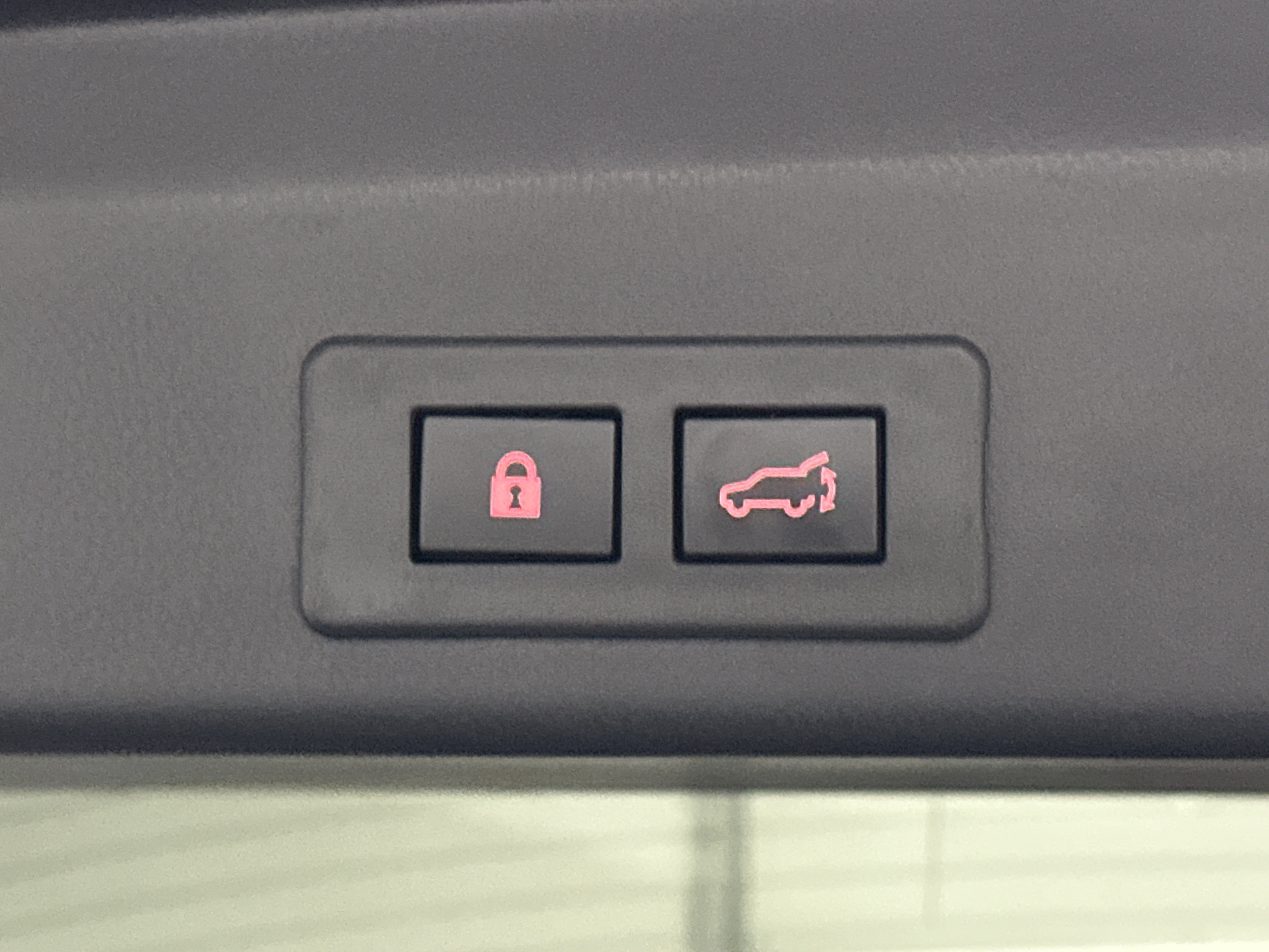 Used 2022 Subaru Ascent Limited w/ Technology Package AWD/4WD image 15