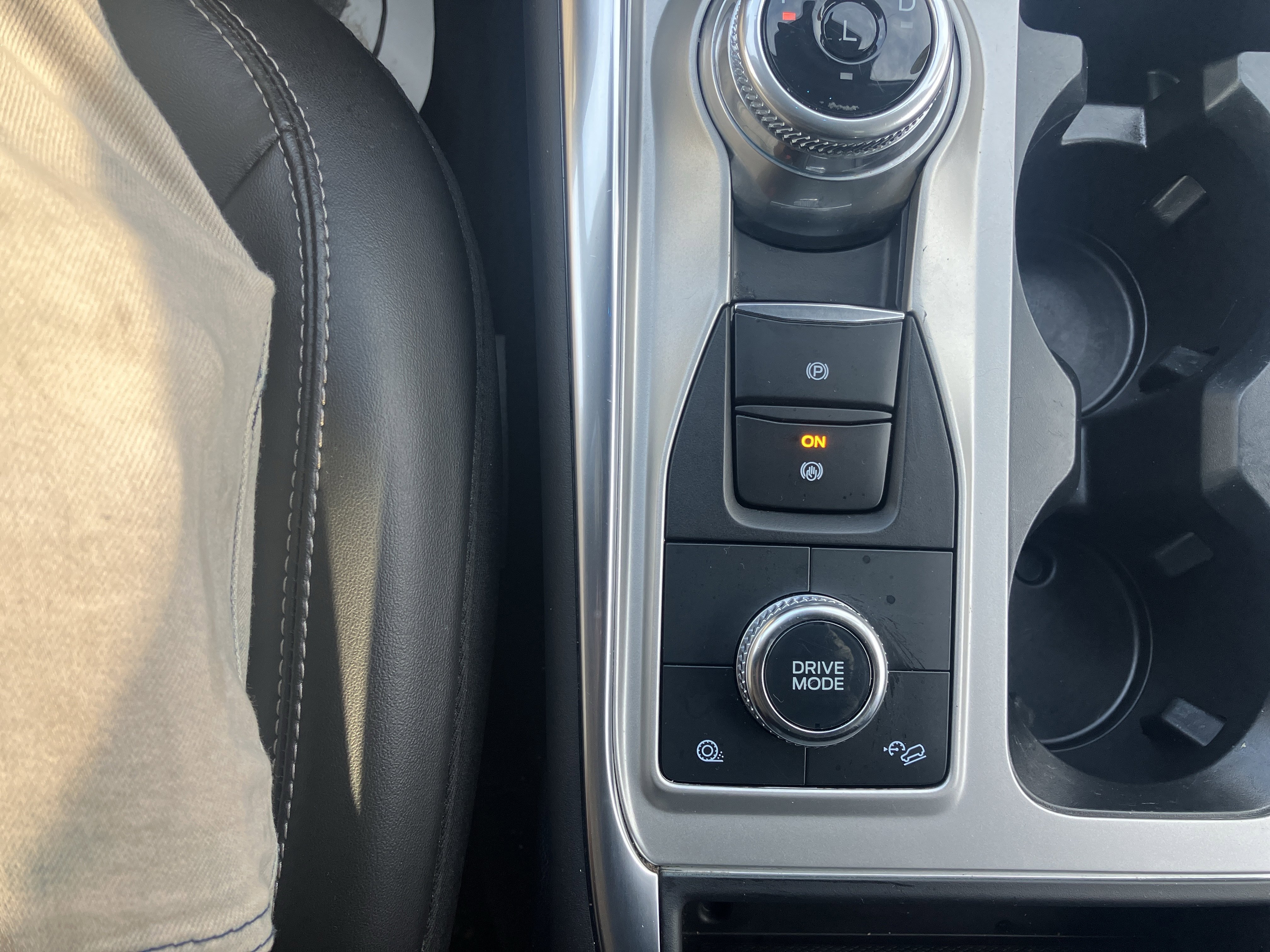 Used 2022 Ford Explorer XLT w/ Equipment Group 202A image 30