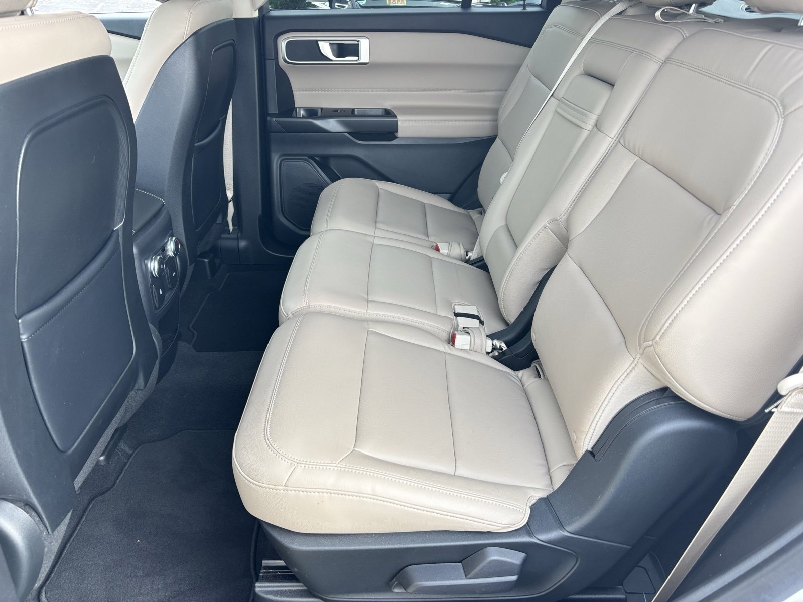 Used 2020 Ford Explorer XLT w/ Equipment Group 202A image 20