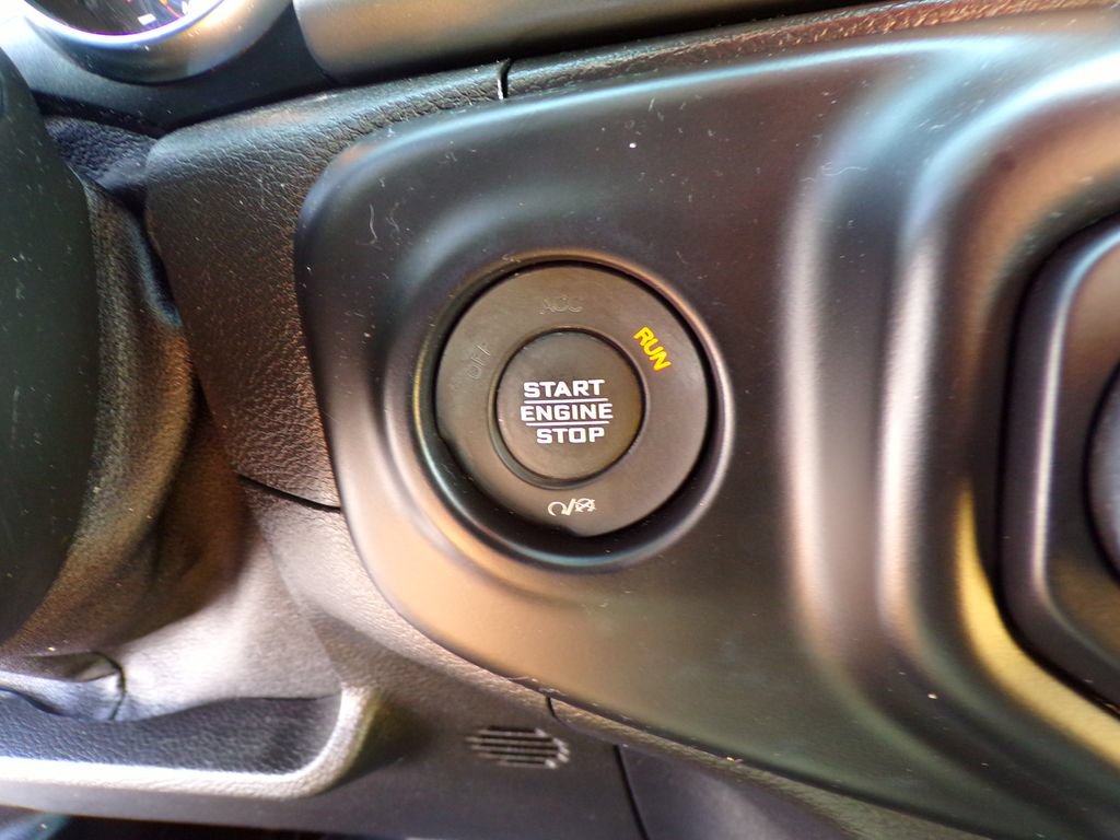 Used 2021 Jeep Wrangler Sport AWD/4WD image 24