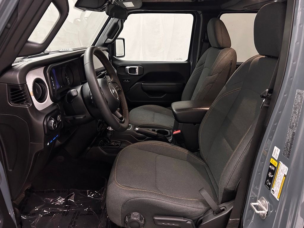 Certified 2024 Jeep Wrangler Unlimited AWD/4WD image 11