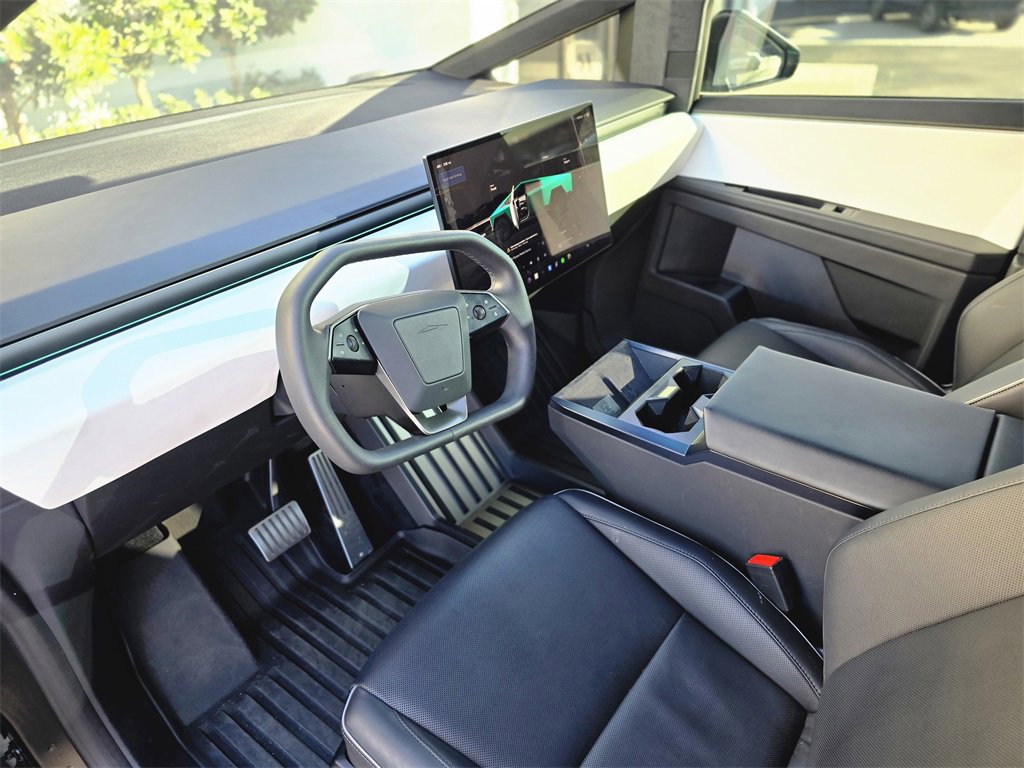 Used 2024 Tesla Cybertruck AWD Crew Cab image 17
