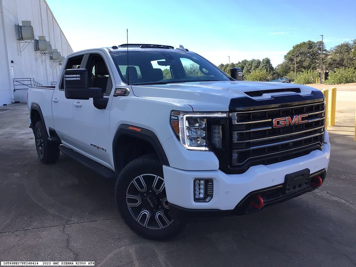 Used 2023 GMC Sierra 2500 AT4 w/ AT4 Premium Plus Package AWD/4WD image 4