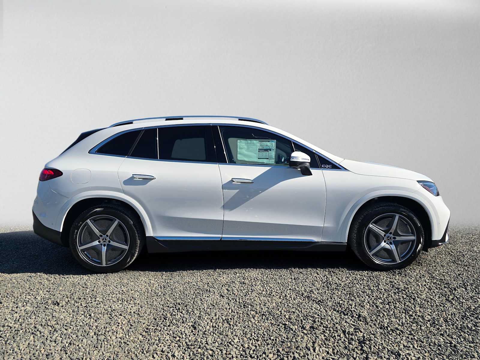 New 2027 Mercedes-Benz EQE 320 4MATIC SUV image 2