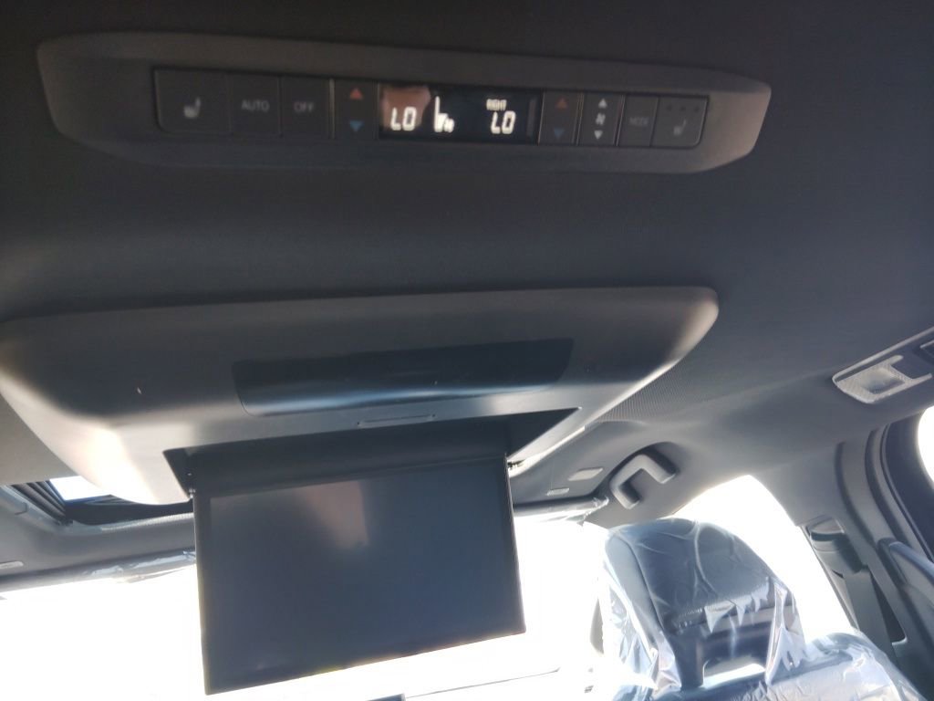 New 2026 Toyota Sienna Platinum AWD/4WD image 12