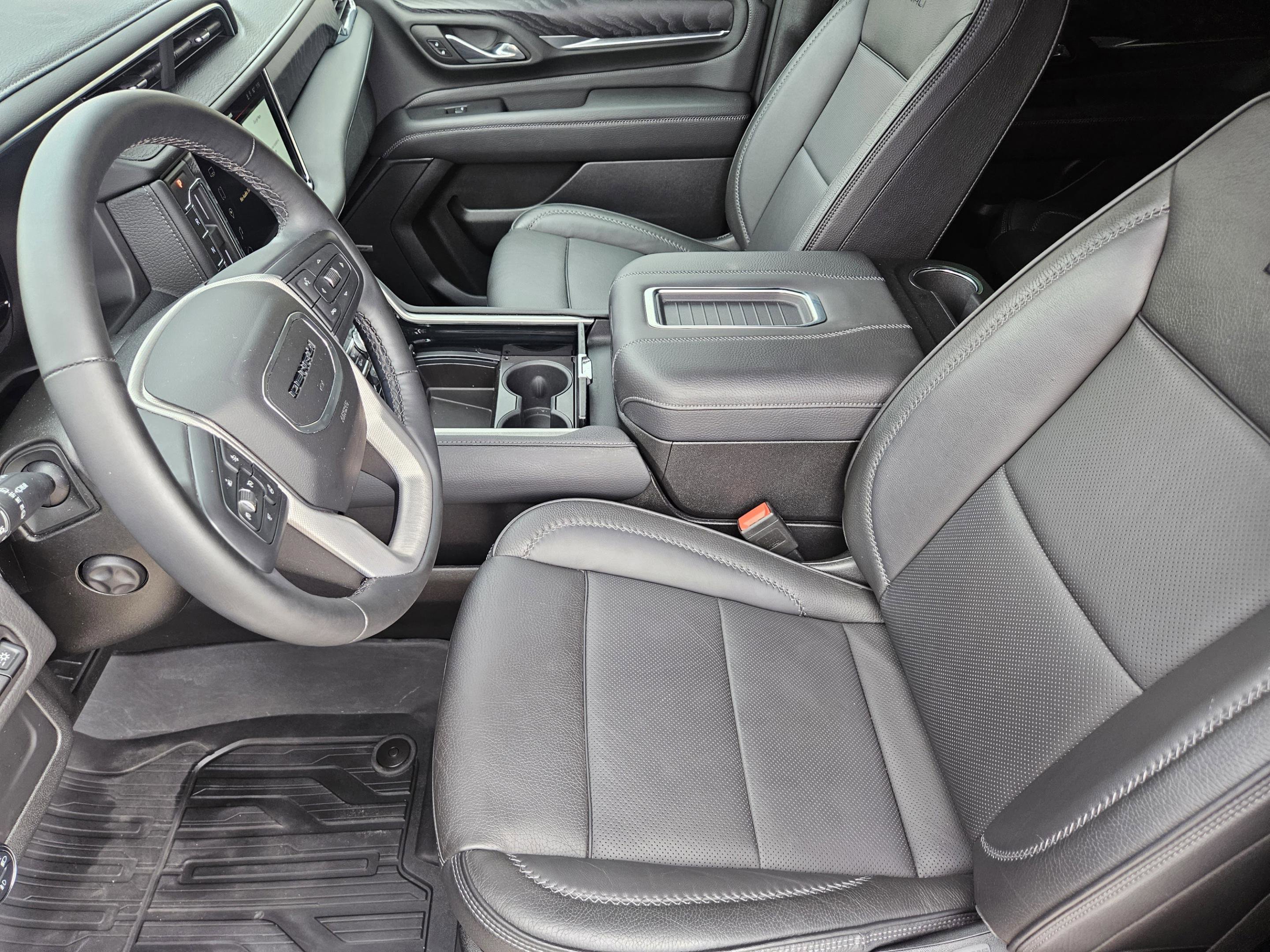Used 2023 GMC Yukon Denali w/ LPO, Floor Liner Package image 6