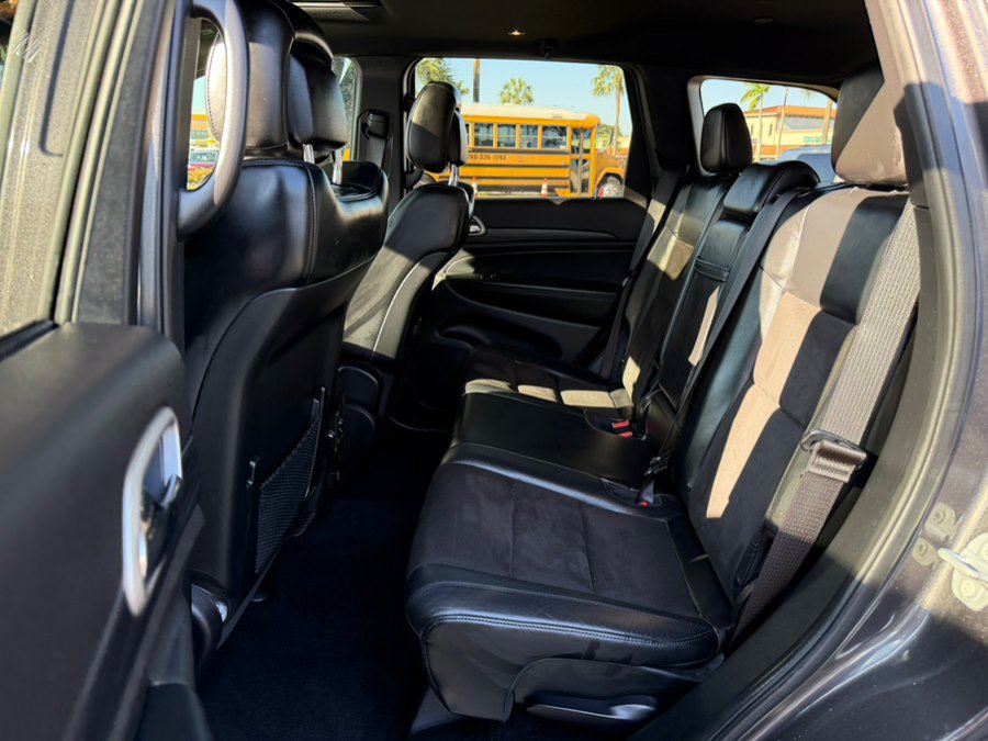 Used 2020 Jeep Grand Cherokee Laredo w/ Security & Convenience Group AWD/4WD image 25