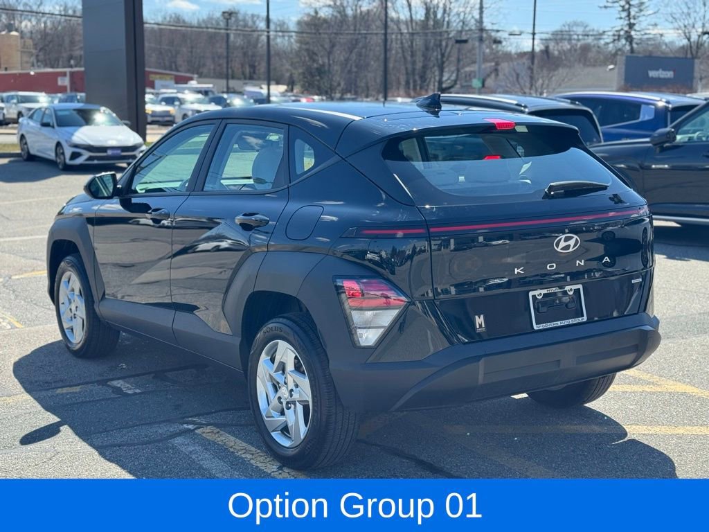 Used 2024 Hyundai Kona SE image 3
