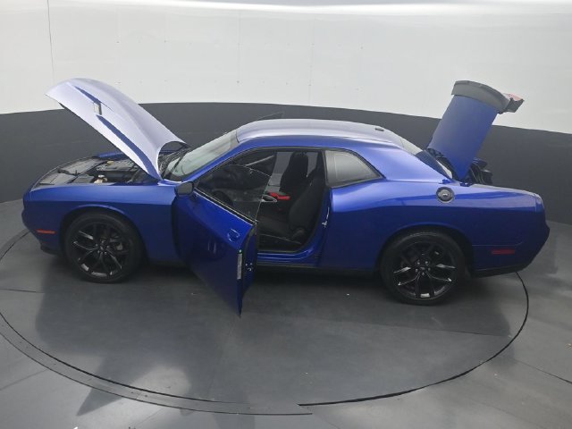 Used 2021 Dodge Challenger SXT w/ Driver Convenience Group RWD image 44