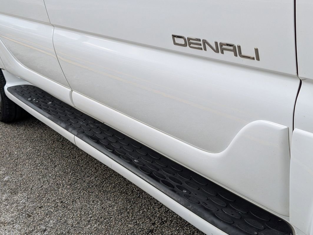 Used 2003 GMC Yukon XL Denali image 20