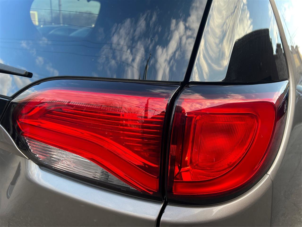 Used 2018 Chrysler Pacifica Limited FWD image 19