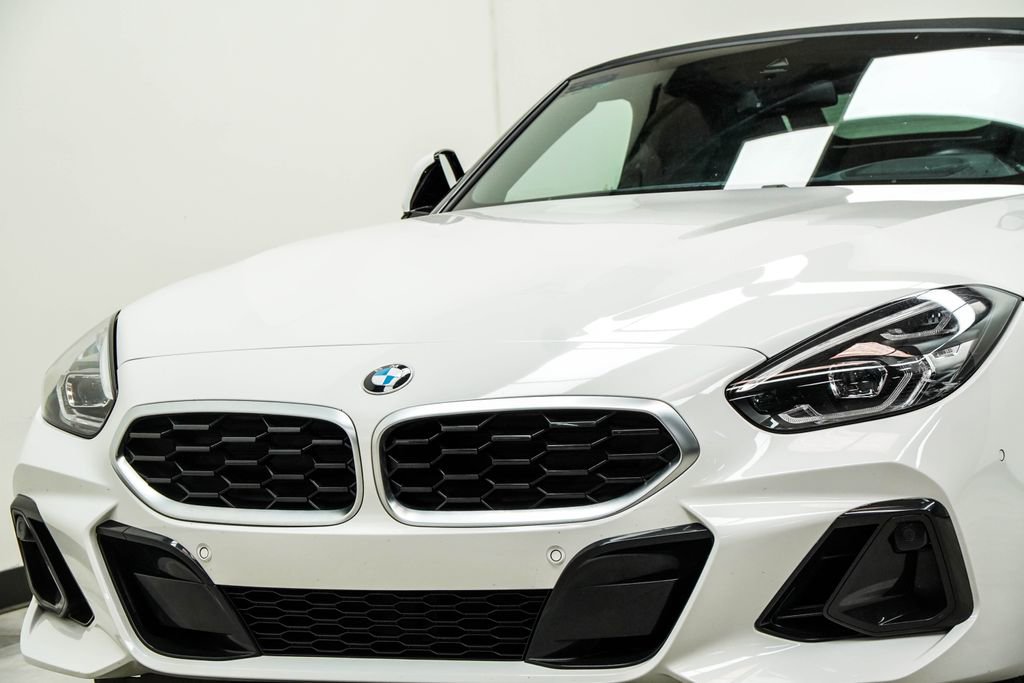 Used 2025 BMW Z4 sDrive30i RWD image 2