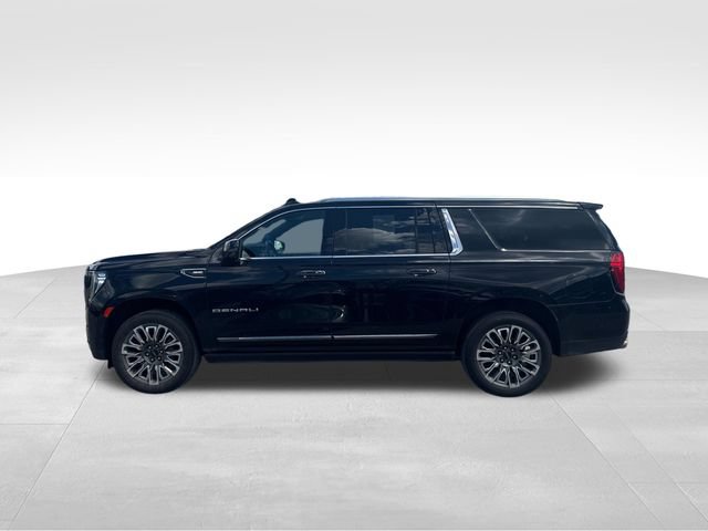 Used 2023 GMC Yukon XL Denali Ultimate w/ LPO, Floor Liner Package AWD/4WD image 8