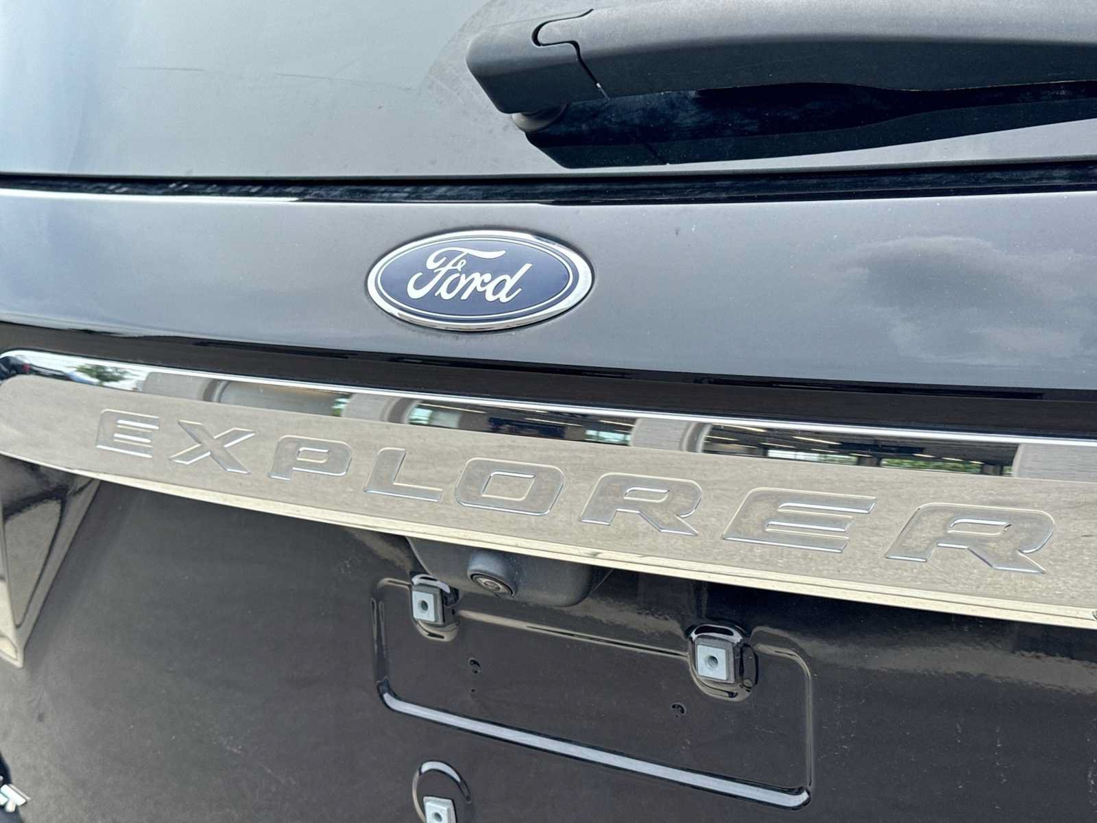 Certified 2023 Ford Explorer XLT AWD/4WD image 12