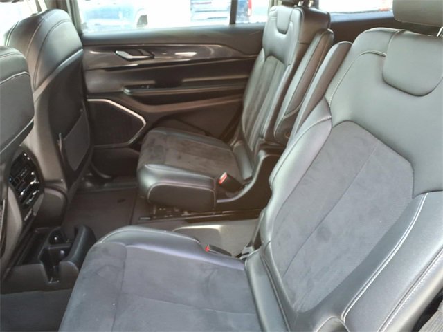 Used 2022 Jeep Grand Cherokee L Laredo image 13