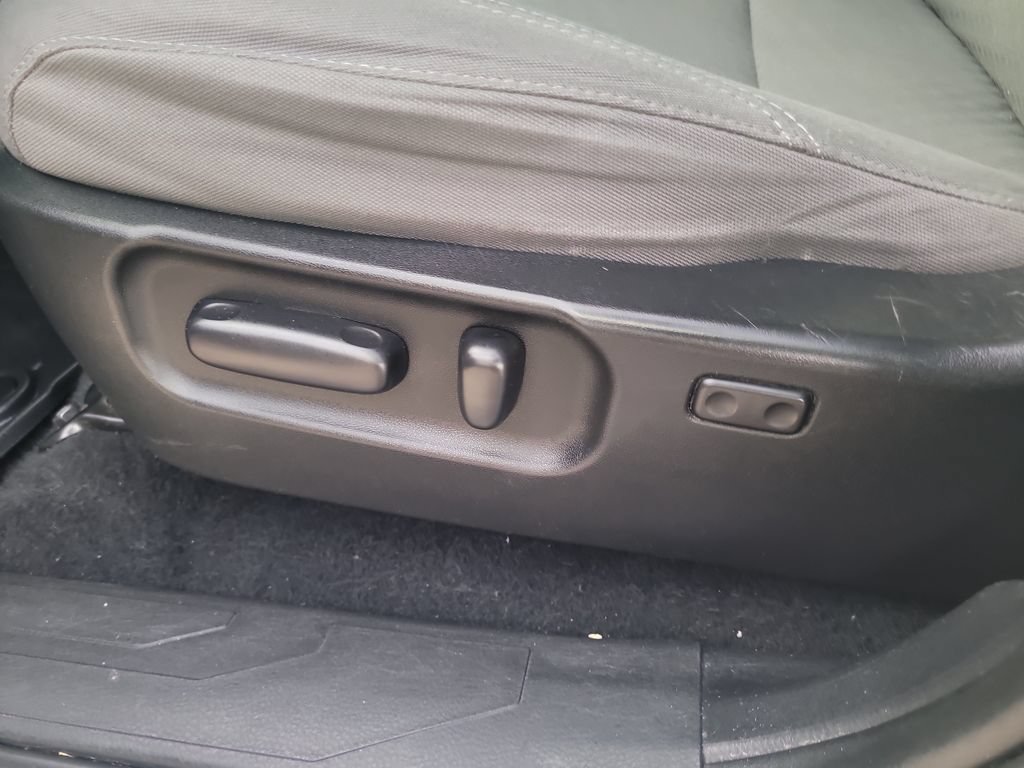 Used 2021 Toyota Tacoma SR5 RWD image 19