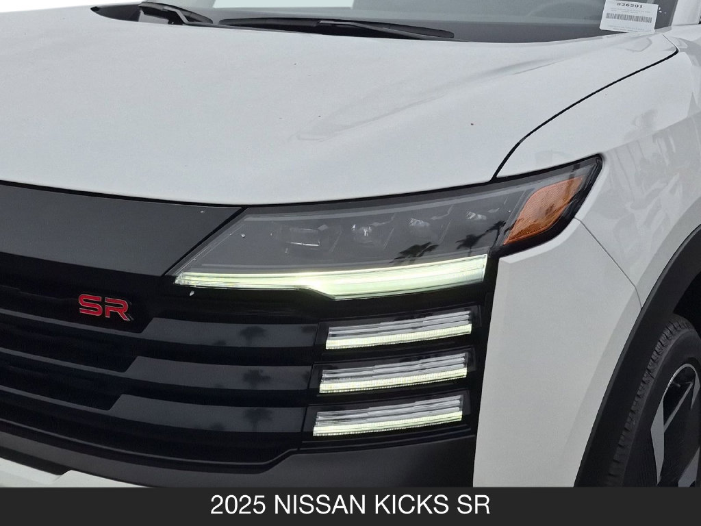 Certified 2025 Nissan Kicks SR FWD image 10