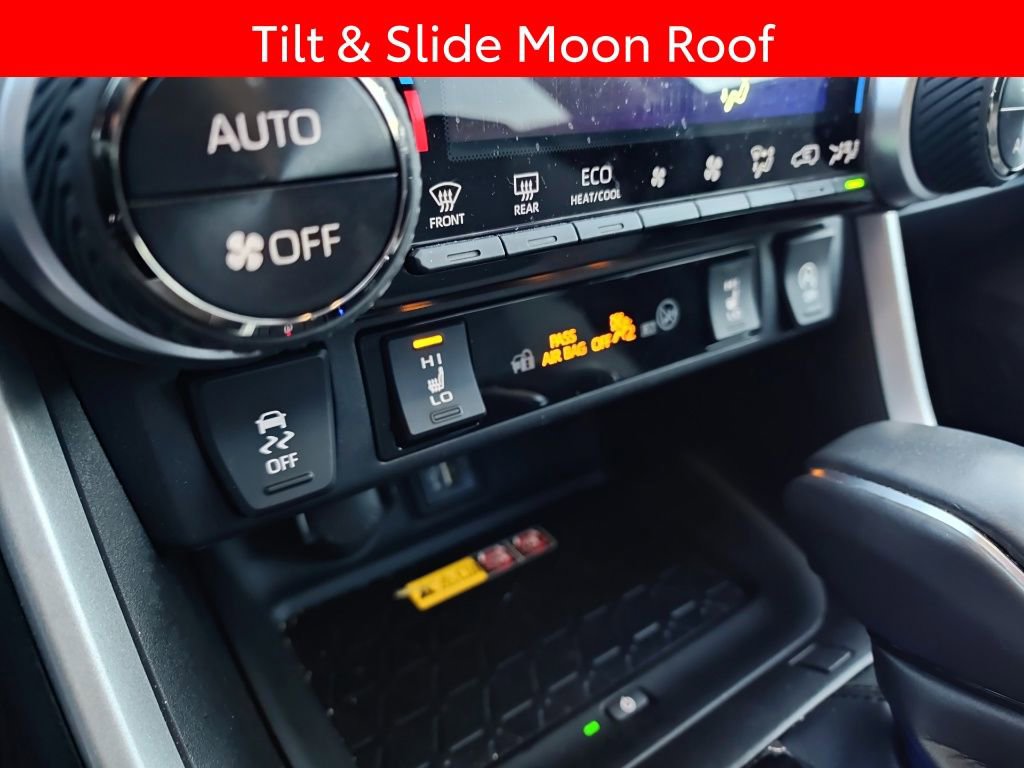 Used 2023 Toyota RAV4 XLE Premium image 12