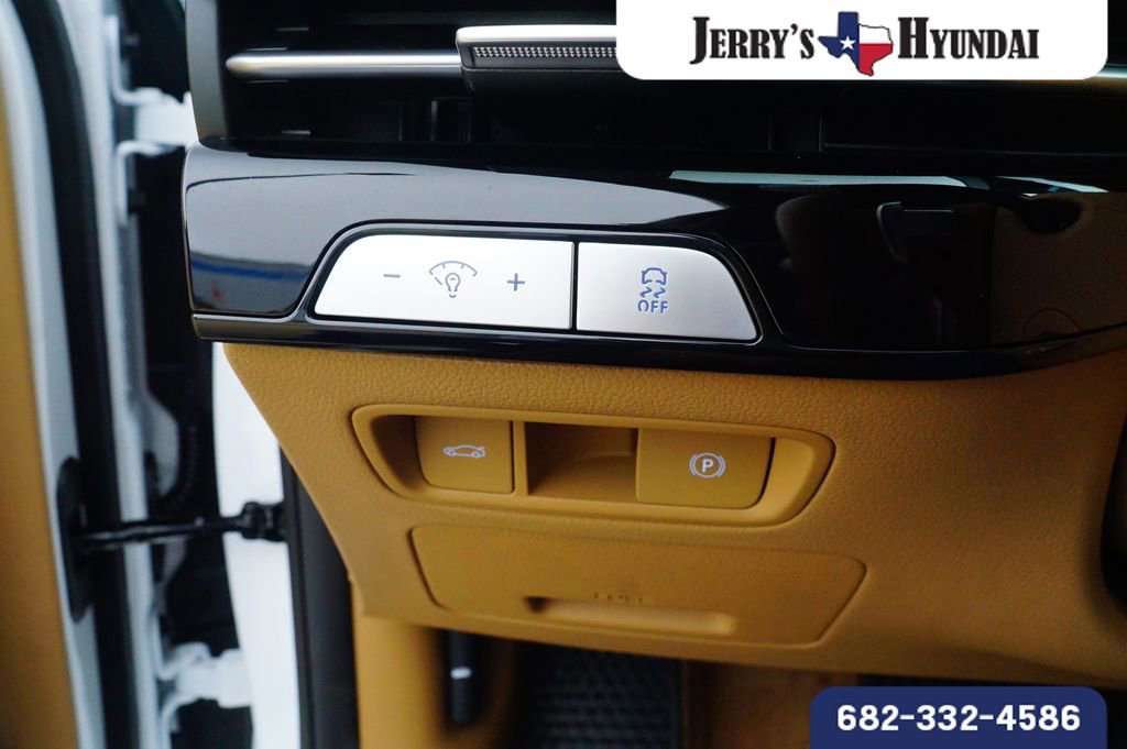 Used 2025 Genesis G80 2.5T image 15