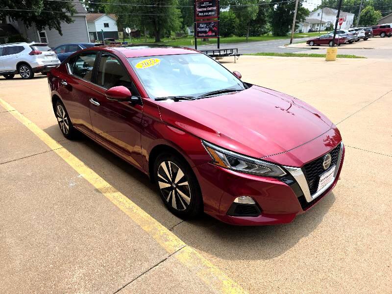 Used 2022 Nissan Altima 2.5 SV w/ SV Premium Package image 2