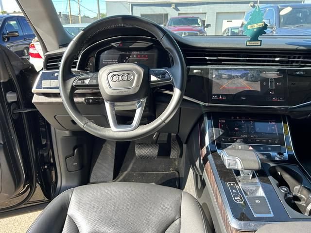 Used 2022 Audi Q8 Premium Plus w/ Premium Plus Package AWD/4WD image 13