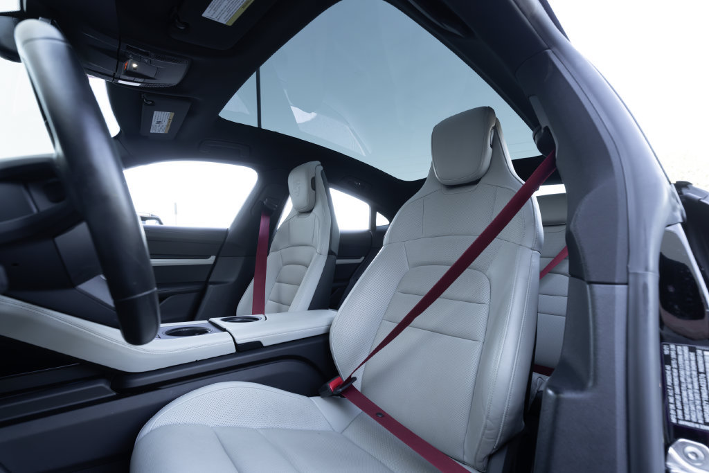 Used 2022 Porsche Taycan 4S AWD/4WD image 23