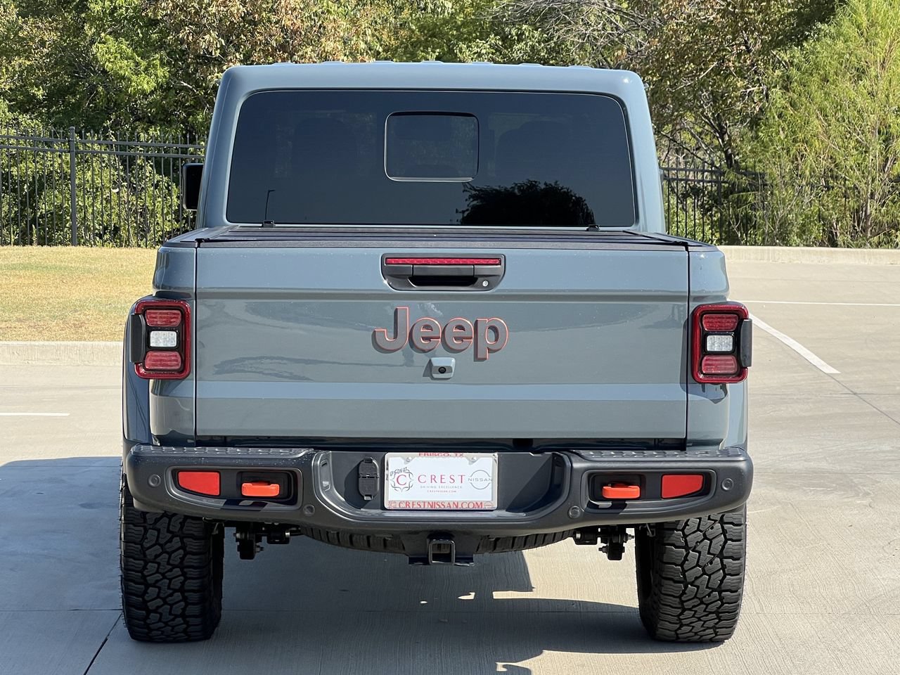 Used 2025 Jeep Gladiator Mojave AWD/4WD image 5