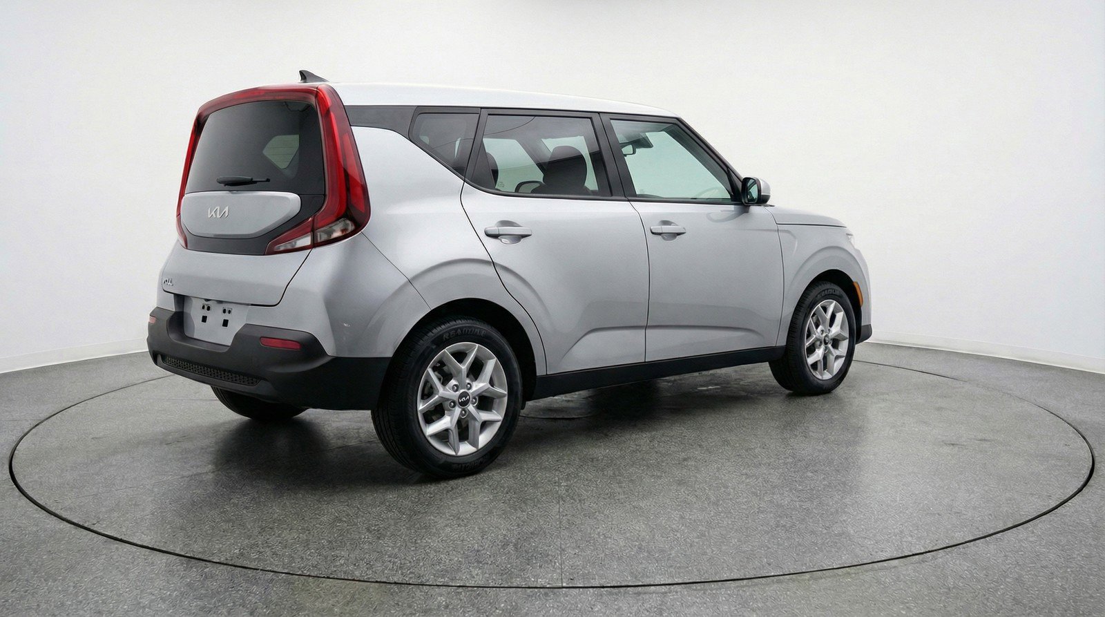 Used 2025 Kia Soul LX w/ LX Technology Package FWD image 9