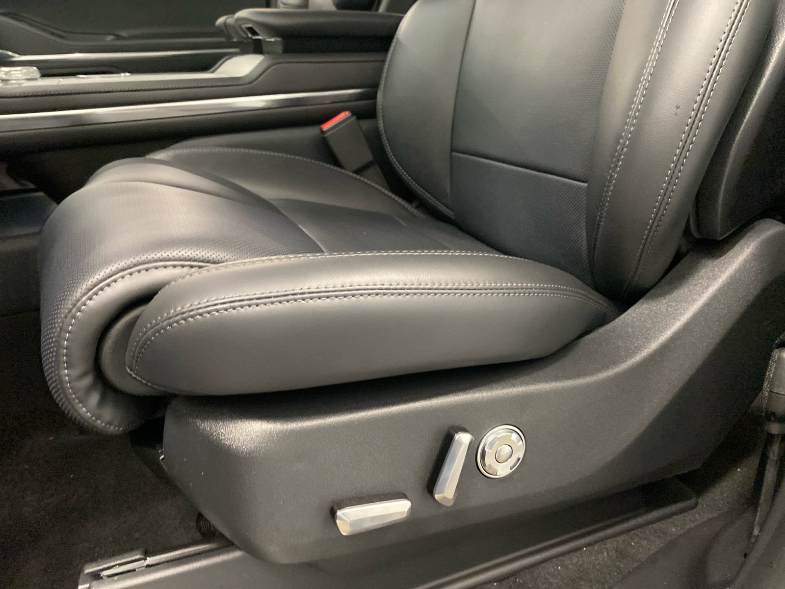 New 2027 Lincoln Navigator L Reserve AWD/4WD image 21